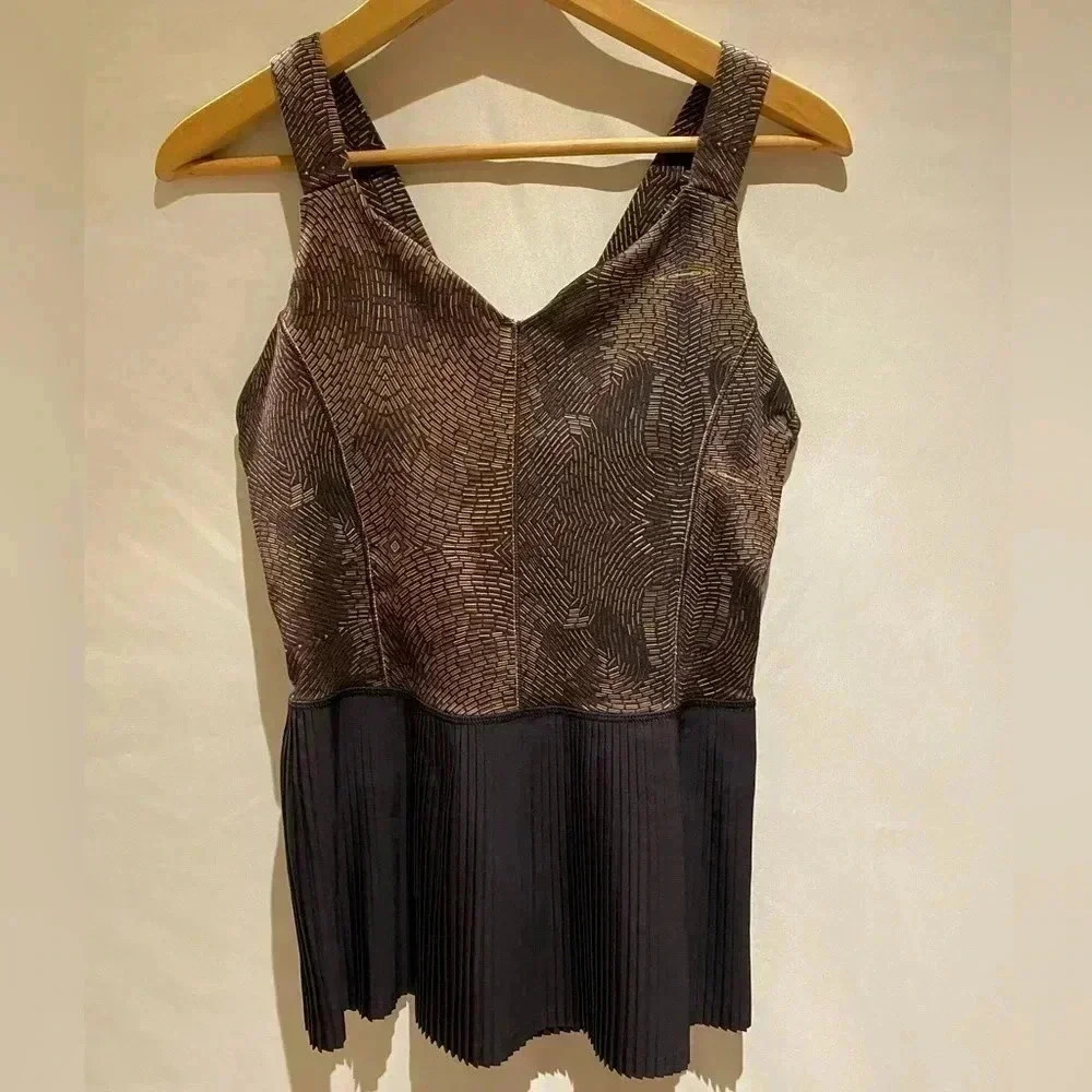 Lululemon Peplum Pleated Top, size 10
